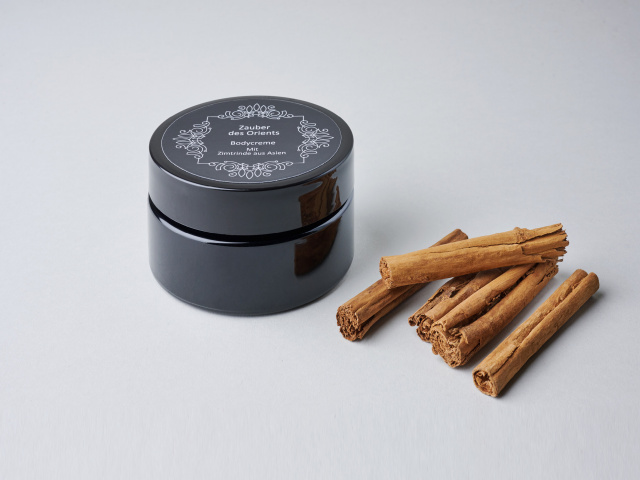 Bodycreme mit Zimtrinde aus Asien